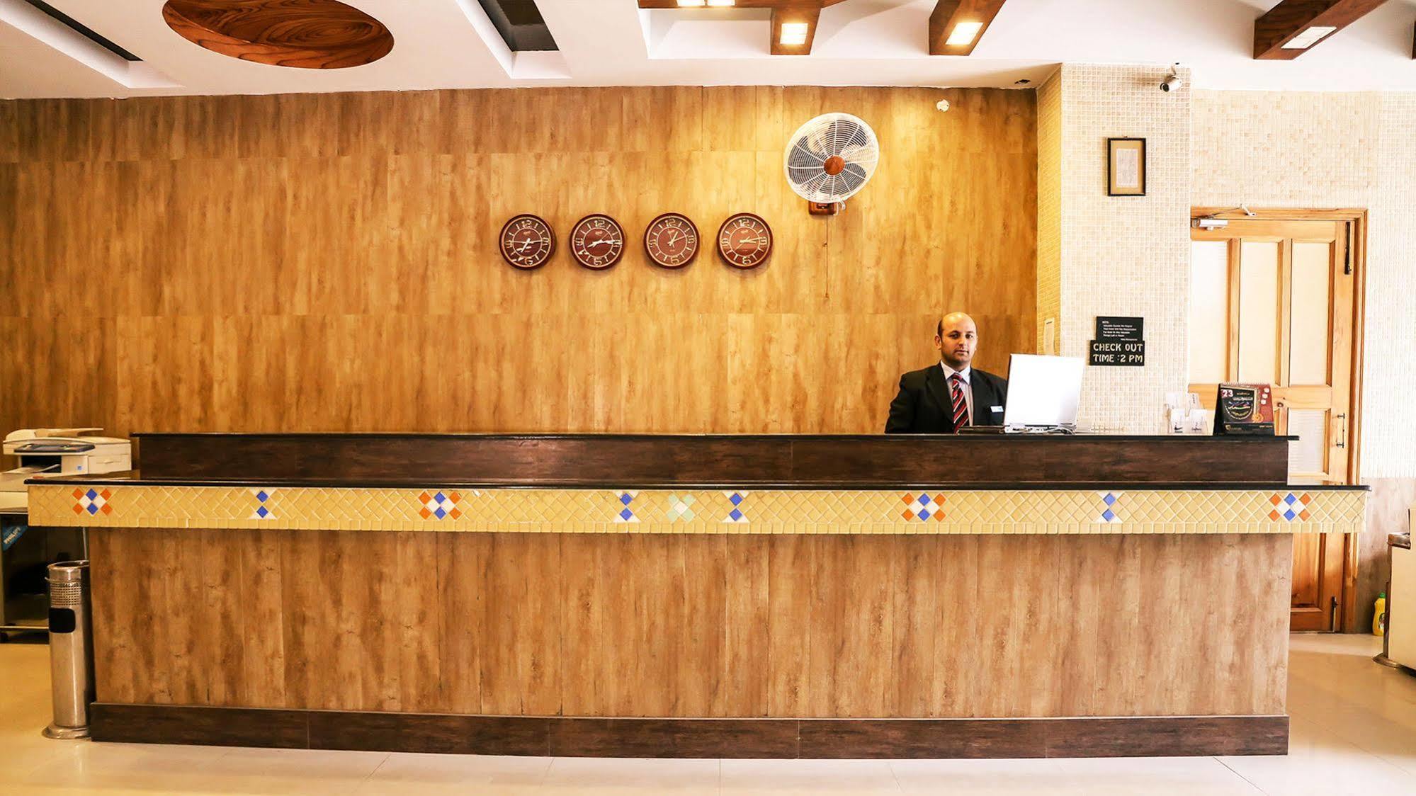 Hotel Marco Polo Lahore Exterior foto